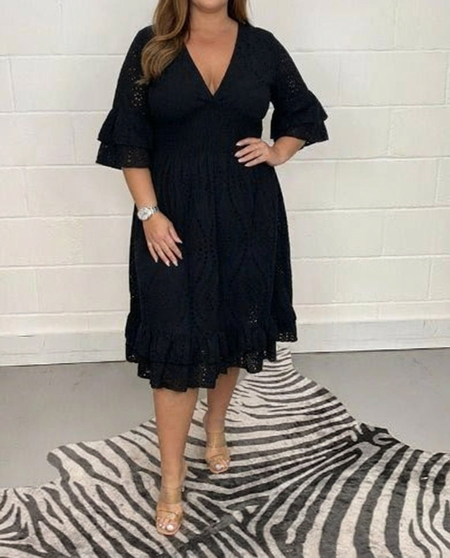 Lior - Elegant Lace Dress