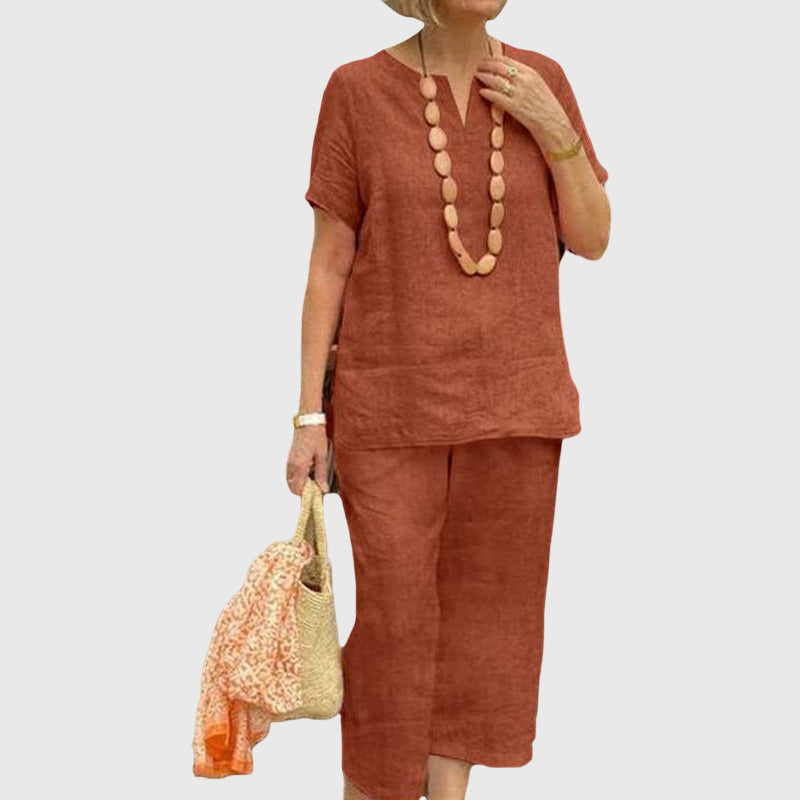 Chiara - Stylish and Cozy Outfit