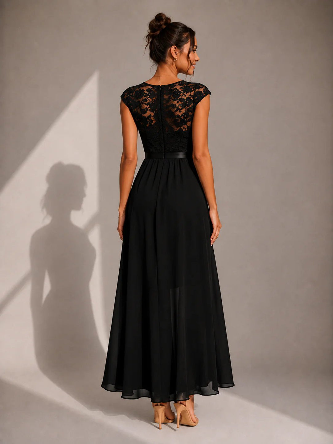 Kiana™ | Maxi dress with lace bodice and asymmetric high-low hem