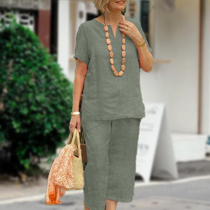 Chiara - Stylish and Cozy Outfit