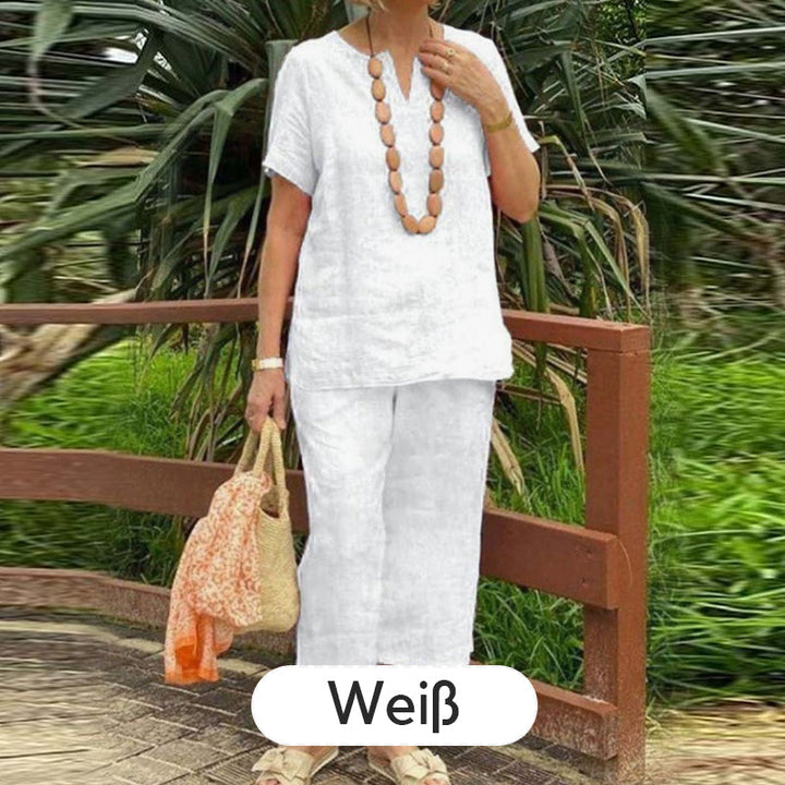 Chiara - Stylish and Cozy Outfit